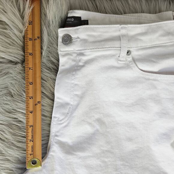 Torrid White Mid Rise Mid Shorts Size 20 Vintage Stretch Denim Cotton Blend - Picture 11 of 11